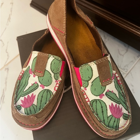 Ariat Cactus Flower Slip-On Cruisers Flat Suede Brown Loafers Sz 7 - Picture 2 of 6